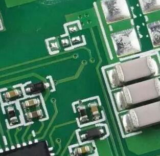 深圳風(fēng)華貼片電容代理商：怎么判斷貼片電容漏電？